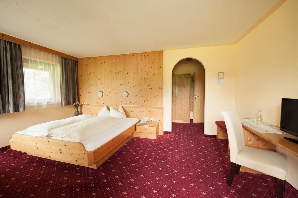 Hotel Steuxner Neustift im Stubaital Room photo