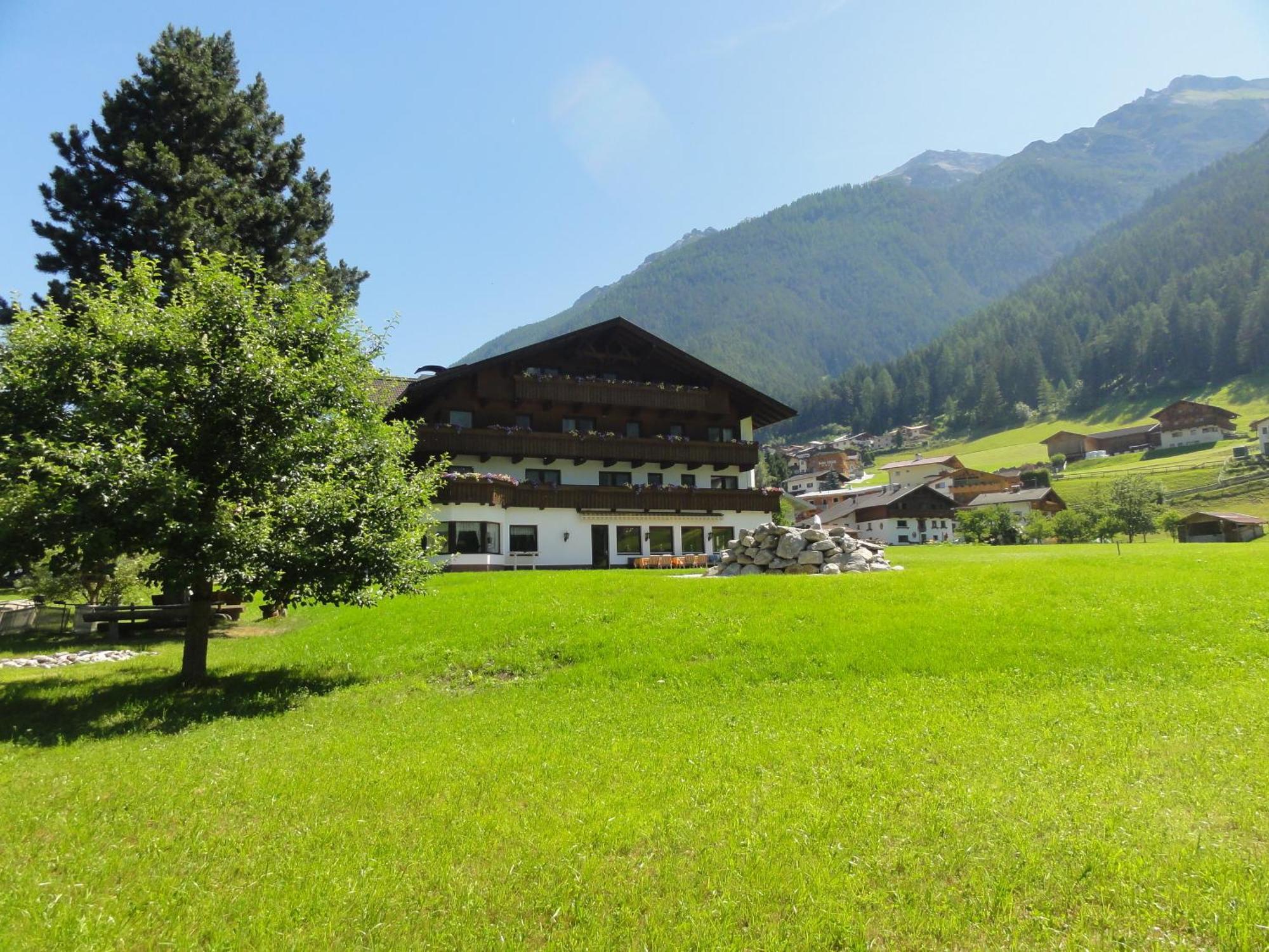 Hotel Steuxner Neustift im Stubaital Exterior photo