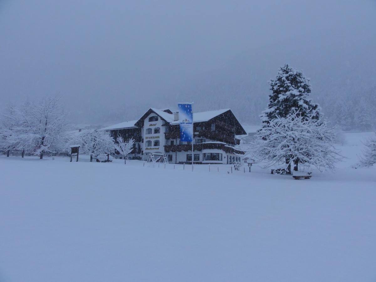 Hotel Steuxner Neustift im Stubaital Exterior photo